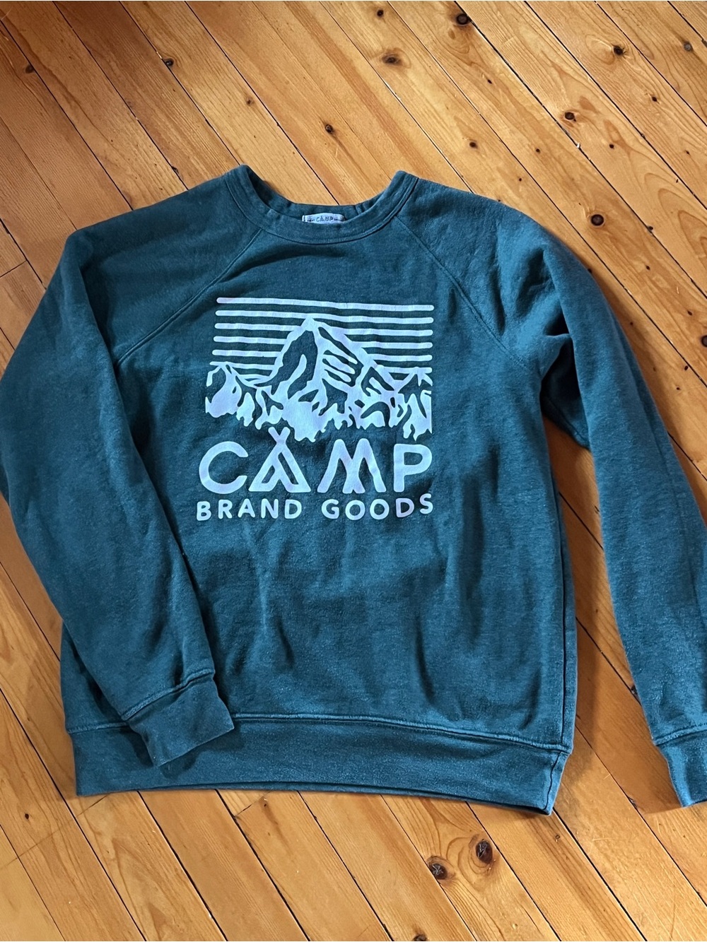 Camp Brand Goods Women's Crewneck Sweatshirt in Forest Green M
